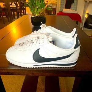 Women’s Nike Cortez size 8